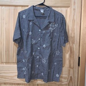 ⭐️ Butterfly Brand Black/White embroidered button front shirt size 18/20W